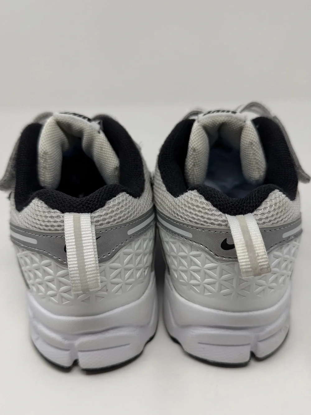 Nike Kids' Gray and Blue Athletic Sneakers Sz. 1.5y